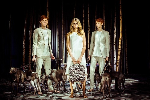 Mulberry_Cara_Delevingne_2_credit-Morgan-O-Donovan_rect490.jpg