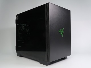 新世代は旧世代を大きく超えよ: 【やっぱり純正が一番！】RAZER社