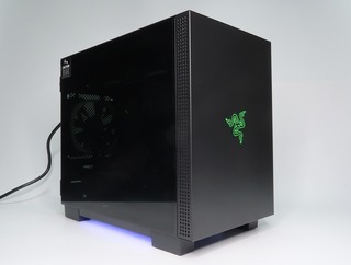 新世代は旧世代を大きく超えよ: 【やっぱり純正が一番！】RAZER社