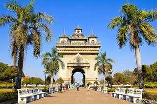 pratuxay-laos.jpg