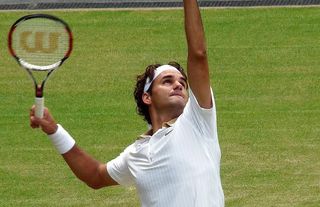 800px-Roger_Federer_(26_June_2009,_Wimbledon)_2_(crop-2).jpg