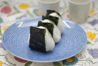 ARABIA ArA@24h Avecu[ onigiri