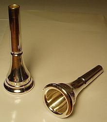 220px-Mouthpiece_horn.jpg