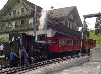 800px-Historic_steam_train_on_the_Rigi.jpg