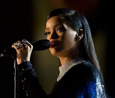 Rihanna_concert_in_Washington_DC_2-710x610.jpg