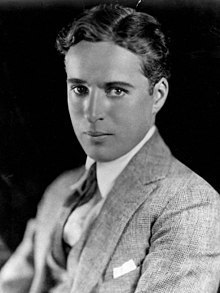 220px-Charlie_Chaplin_portrait.jpg