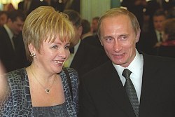 250px-Vladimir_Putin_with_Lyudmila_Putin-1.jpg