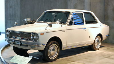 800px-1966_Toyota_Corolla_01.jpg