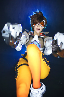 Tracer-Cosplay-costume-Overwatch-9.jpg