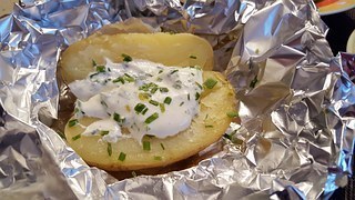 baked-potatoes-1142155__180.jpg