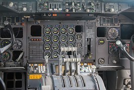 cockpit-587043__180.jpg