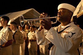 trumpeter-921701__180.jpg