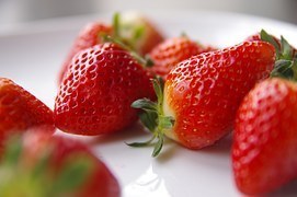 strawberry-837336__180.jpg