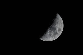 moon-933675__180.jpg