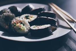 sushi-933065__180.jpg