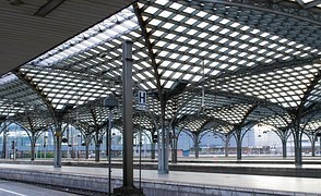 railway-station-1118607__180.jpg