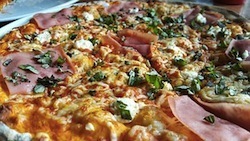 pizza-812904__180.jpg