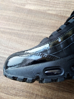 NIKE airMAX 95 toe.jpg