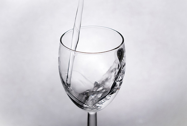 PAK25_glasswater_TP_V.jpg