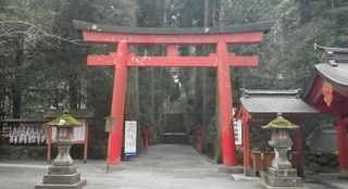 hanonejinja_sandou.jpg