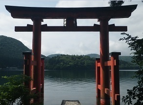 hanonejinja_torii.jpg