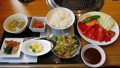 広島グルメんクエスト 焼肉ふるさと 広島駅前店 で肉モリモリの焼肉ランチ 広島牛の焼肉ランチに肉たっぷりの焼肉重