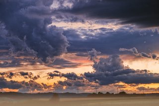 clouds-5416914_1920.jpg