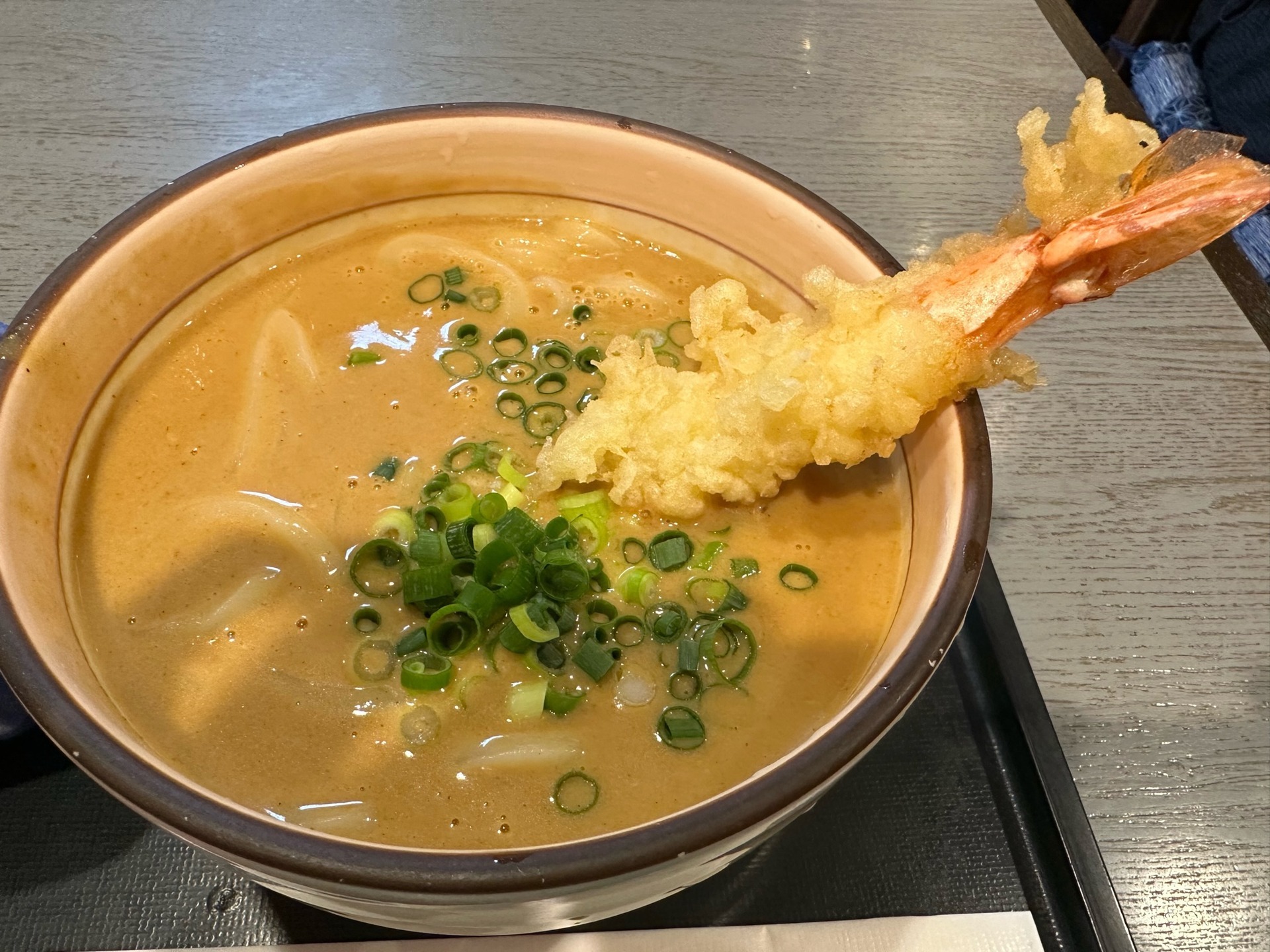 池袋 おひとりさま ランチグルメ 本当においしい店: 表参道 手打 しまだ エビ天カレースープうどん 1,500円