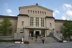 1024px-Osaka_municipal_museum_of_art02s3200.jpg