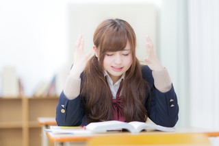 YUKA_schoolkakaeru15215519_TP_V w.jpg