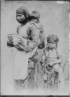 800px-Armenian_woman_and_her_children_from_Geghi,_1899.jpg