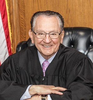 440px-Judge_Frank_Caprio_in_2018.jpg