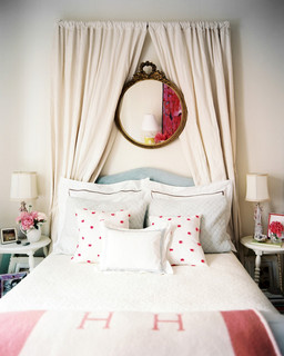 Bedroom+round+gilded+mirror+hung+above+light+zIyieQyoKK5l.jpg