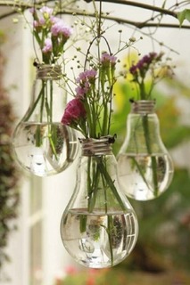 Hanging-Lightbulb-Vases.jpg