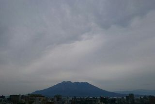 gray and white sakurajima 20151030 1446161225179.jpg