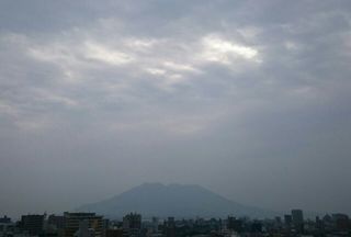 sakurajima in mist 20151010 1444435836092.jpg