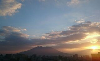 sun rise light over the mist sakurajima 20150111 1420932925372.jpg