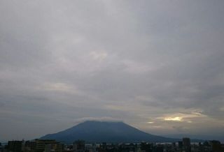 white cap on sakurajima 20150930 1443578019701.jpg