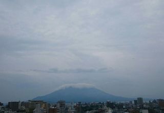 white cotten covered Mt.sakurajima 20150915 1442293263229.jpg