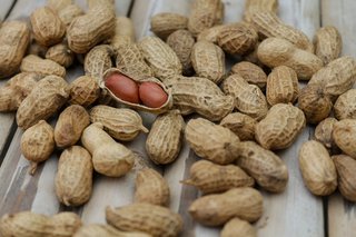 peanuts-1850809_1280.jpg