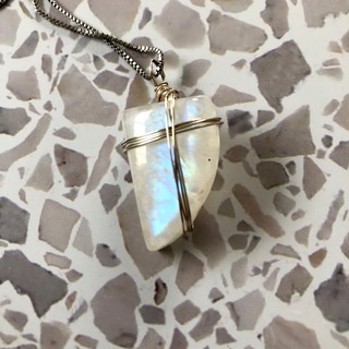 rainbow moonstone1.jpg