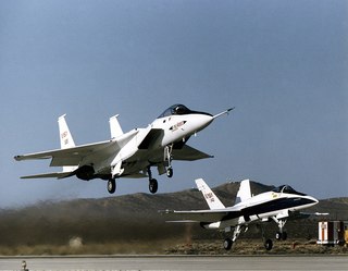 1387px-NASA_HiDEC_F-15A_with_F-18.jpg