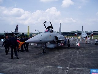 Maverick_armed_RSAF_F-5S.jpg