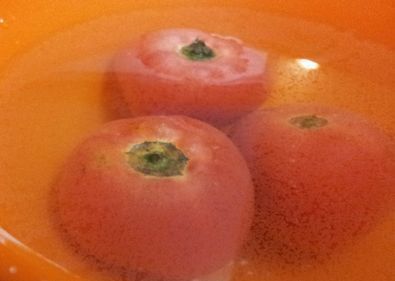トマト野菜洗い中.jpg