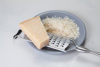 parmesan-1732086__340.jpg