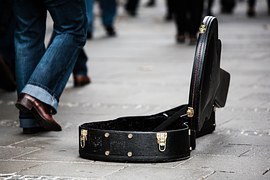 guitar-case-485112__180.jpg