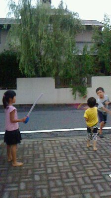 201609111801_childrenwithswords.jpg