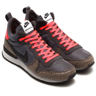 NIKE INTERNATIONALIST MID PRM-1.jpg