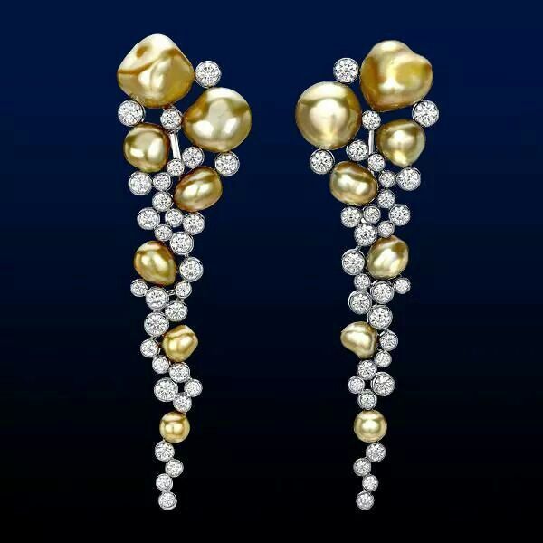 c08219f1985840e568be0b525b091833  Mikimoto pearl earrings.jpg
