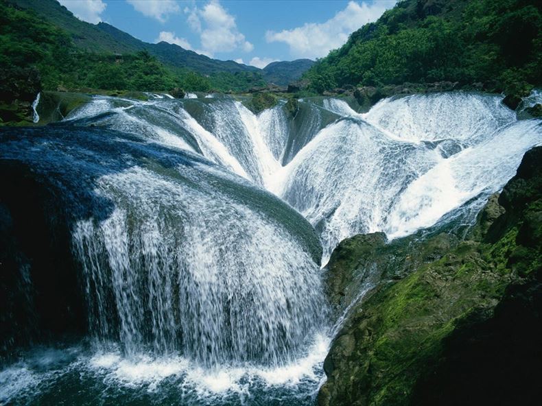 .YeziYinlianzhuitan waterfalljij.jpg